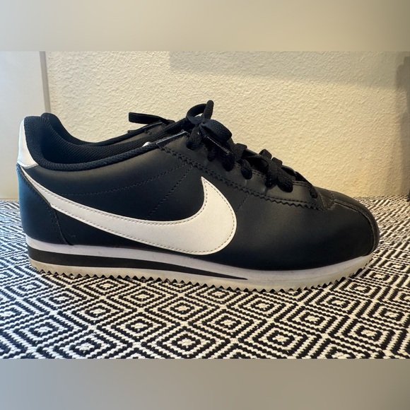 Nike Cortez Size 10.5 - Picture 7 of 9
